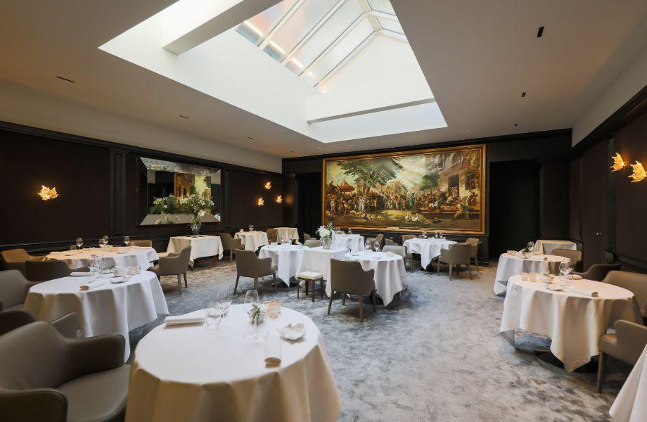 restaurant-awaiting-8 restaurant-awaiting-8