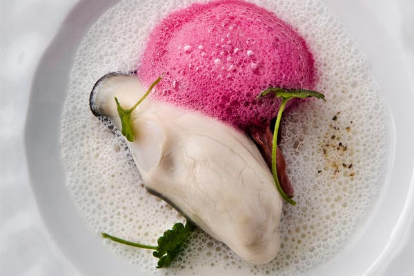 LAstrance-warm-oyster-camembert-beetroot-oxtail-600x400