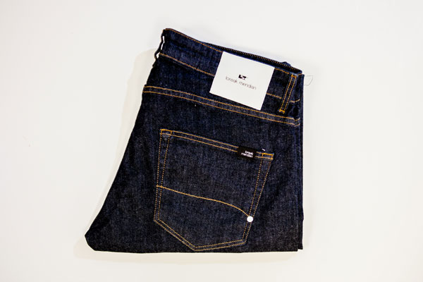 mug-clw-jeans-600x400
