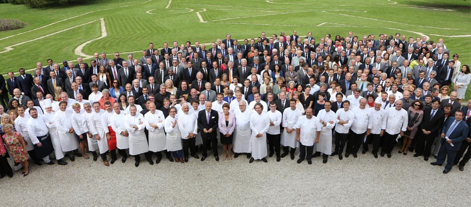 Over 1,300 French gastronomic dinners served on a single night across the globe