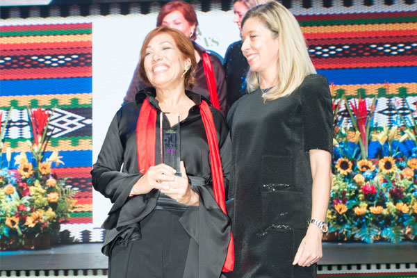 Leo-best-fem-stage-lat17