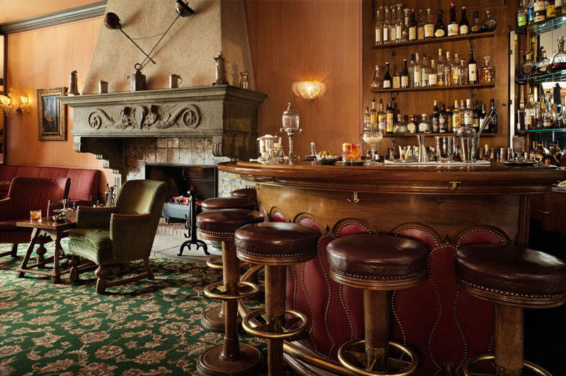 Badrutts-Palace-Ski-hotels-with-apres-Credit-Paul-Thuysbaert