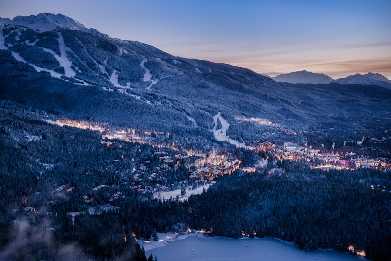 Fairmont-Chateau-Whistler-Ski-hotels-with-apres-Credit-Mitchell-Winton