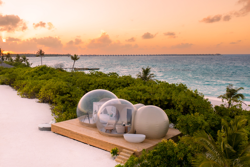 Valentines_Finolhu-Maldives_Beach-Bubble-Tent