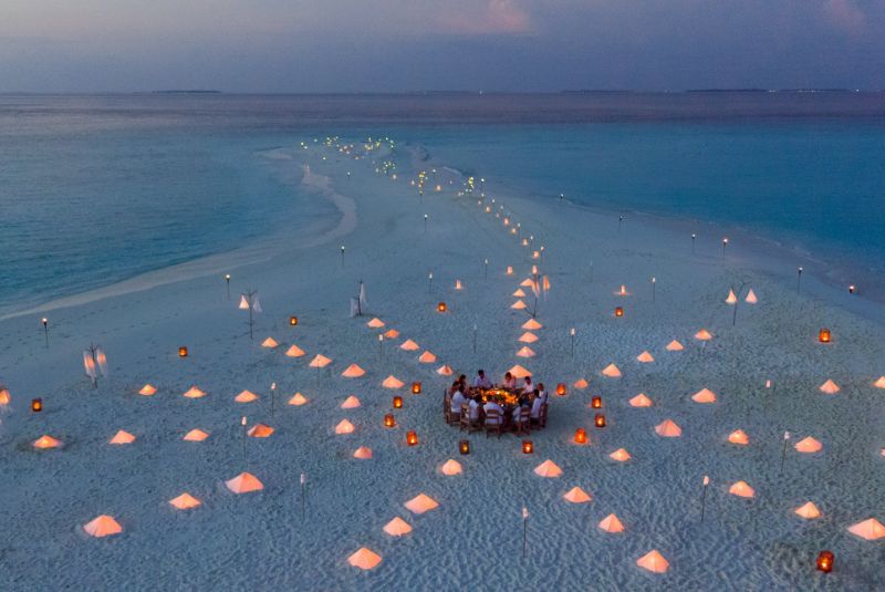 W50BH24-best-beach-dinner