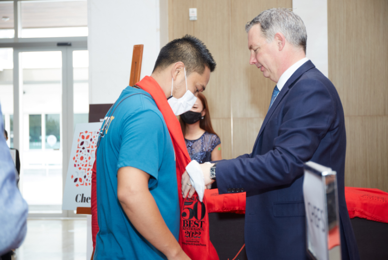 6-Asia-Highlights-scarves-2