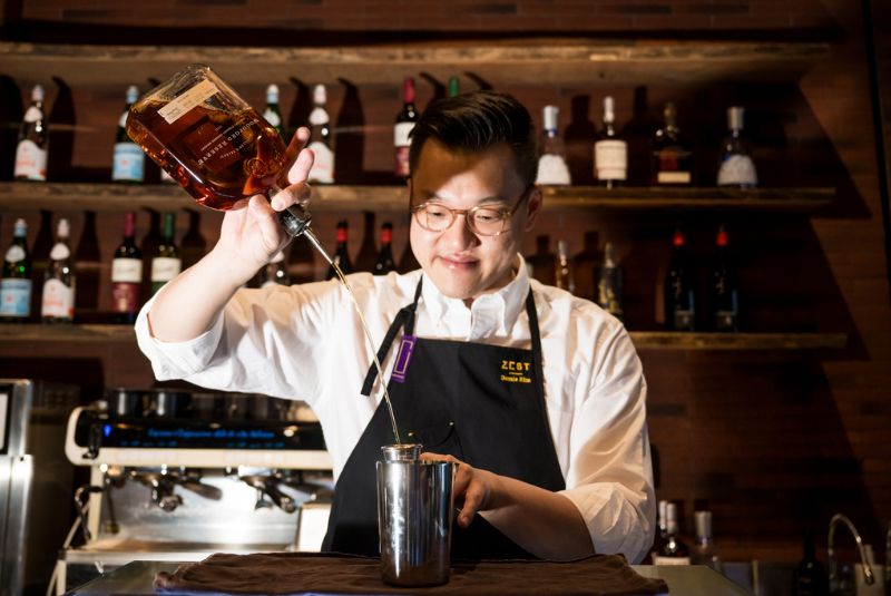 A50BR24-highlights-welcome-drinks-1