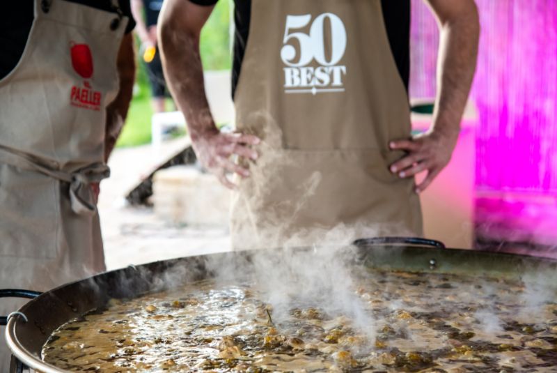 W50BR23-Events-Highlights-ChefsFeast-Paella-1