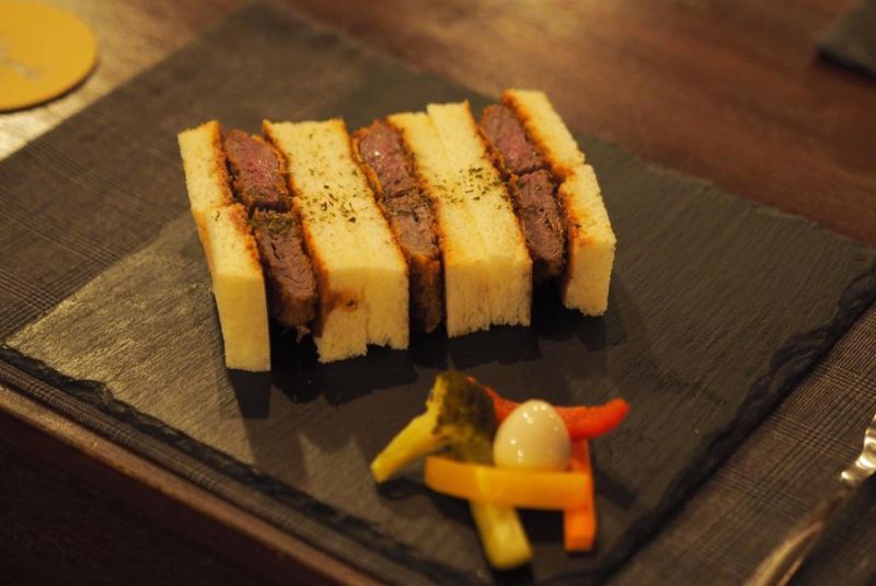 12 bars for the best food and cocktails in Singapore